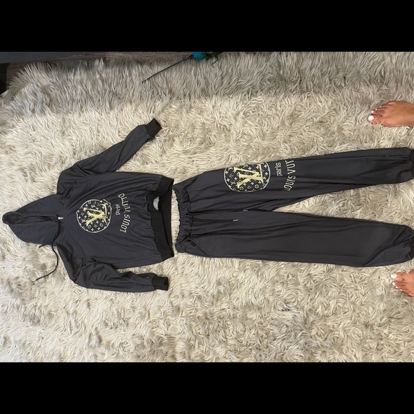 Other - Lv sweat pant set